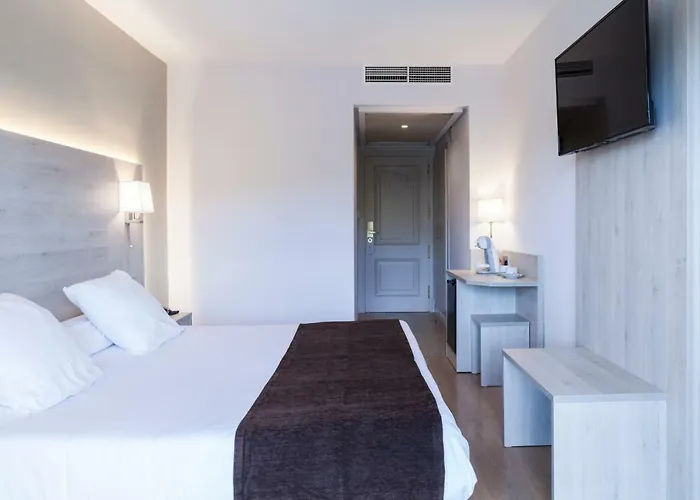 Helios Lloret 4*