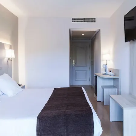 Helios Lloret 4*