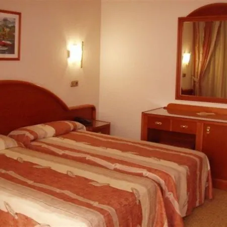 Helios Lloret 4*